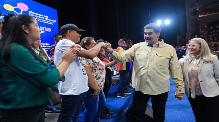 Presidente Maduro reconoce labor del pueblo en la construcción de su propio modelo democrático