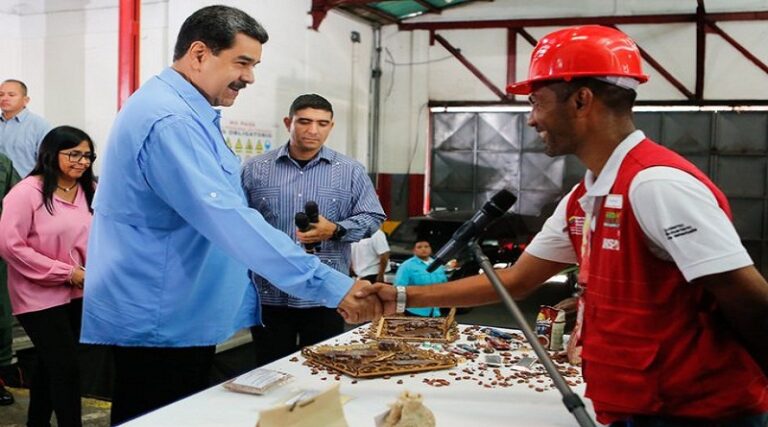Presidente Maduro: Políticas económicas acertadas hacen frente a ataques de la derecha