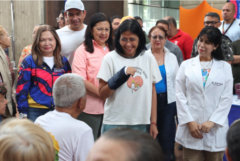 Nueva jornada «Más Años, Más Amor» beneficia a más de 600 Abuelas y Abuelos de la Candelaria