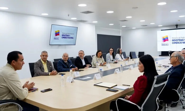 Gobierno Bolivariano y Cámaras de Comercio avanzan en ruta de trabajo hacia el desarrollo productivo e industrial del país